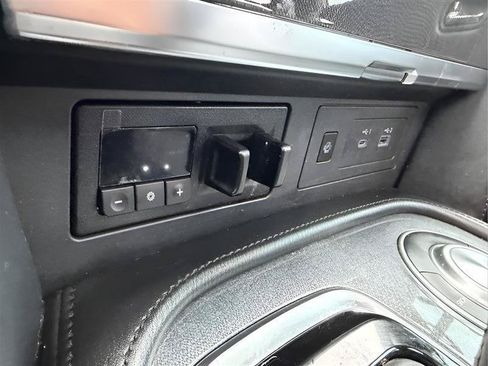 Used 2022 Nissan Armada SL w/ Midnight Edition Package RWD image 50