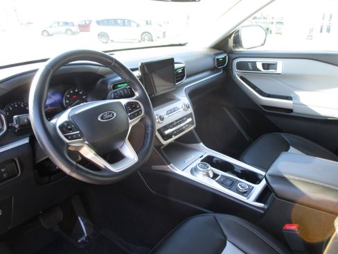 Used 2023 Ford Explorer XLT w/ Equipment Group 202A image 16