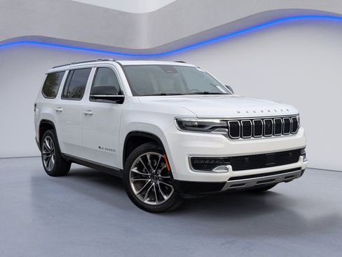 Used 2024 Jeep Wagoneer Series III w/ Premium Group I image 1