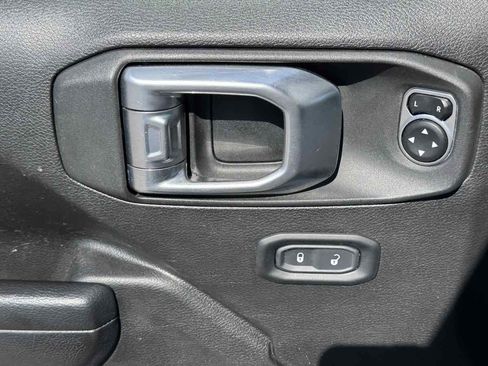 Used 2022 Jeep Gladiator Sport AWD/4WD image 32