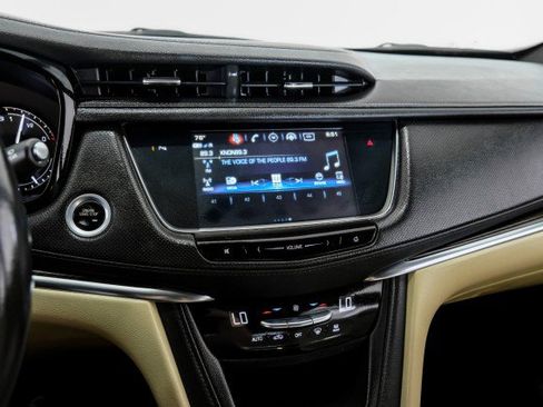 Used 2019 Cadillac XT5 FWD image 22