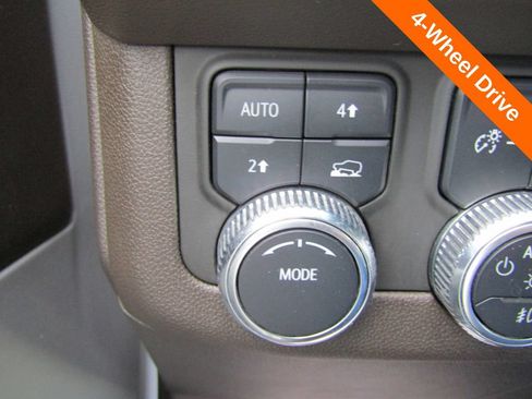 Used 2021 GMC Yukon SLT w/ SLT Luxury Package AWD/4WD image 16