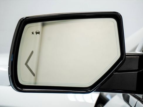 Used 2017 GMC Yukon SLT image 9