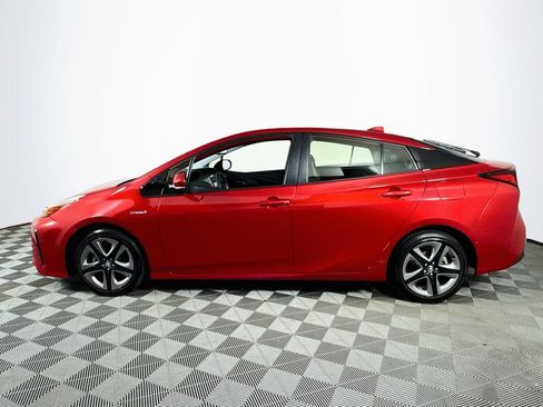 Used 2020 Toyota Prius XLE w/ Advanced Technology Package FWD image 4