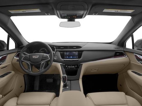 Used 2018 Cadillac XT5 FWD image 4