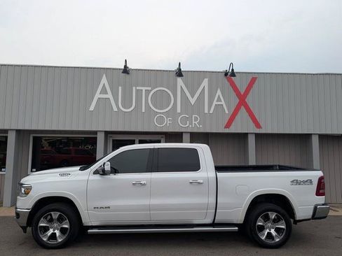 Used 2019 RAM 1500 Laramie AWD/4WD image 1