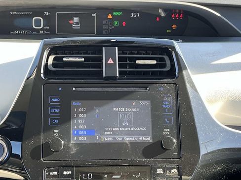 Used 2019 Toyota Prius XLE image 14
