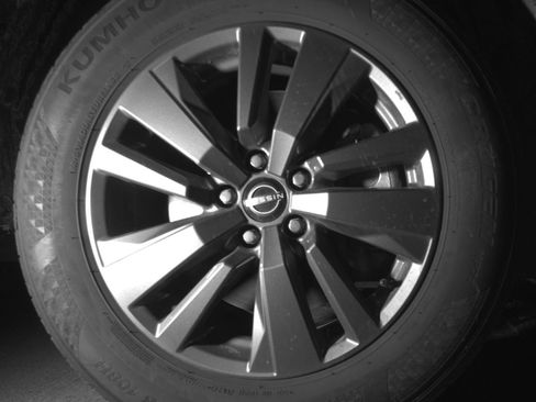 Used 2025 Nissan Pathfinder SV FWD image 16