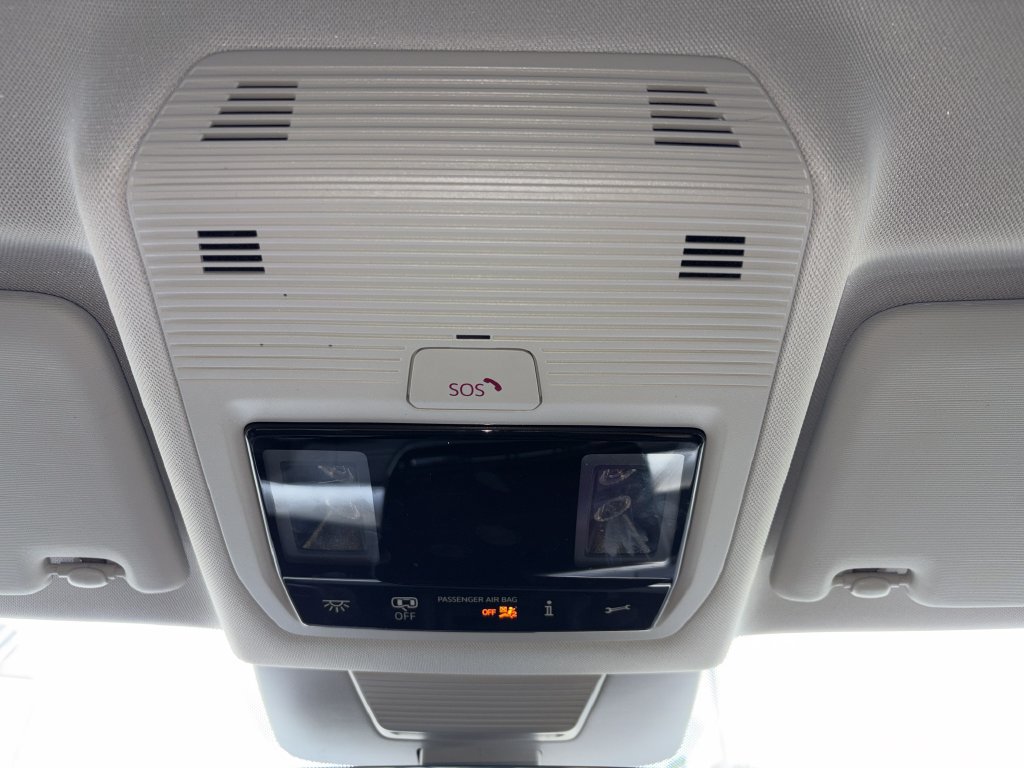 Certified 2025 Volkswagen Tiguan SE FWD image 14