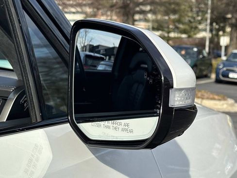 Used 2023 Rivian R1S Launch Edition image 29