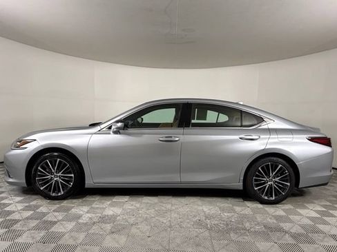 Used 2025 Lexus ES 350 w/ Premium Package FWD image 3