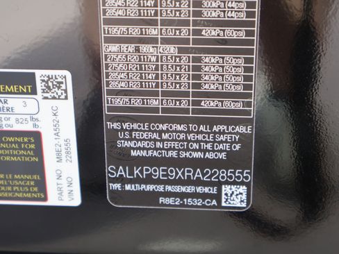 Used 2024 Land Rover Range Rover SE AWD/4WD image 32