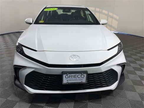 Used 2026 Toyota Camry SE w/ Convenience Package image 3