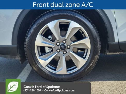 Used 2025 Ford Escape Platinum image 10