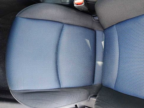 Used 2020 Toyota Yaris LE image 9