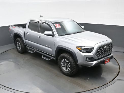 Used 2020 Toyota Tacoma TRD Off-Road w/ Technology Package AWD/4WD image 34