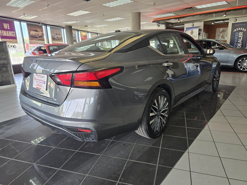 Used 2025 Nissan Altima 2.5 SV FWD image 4