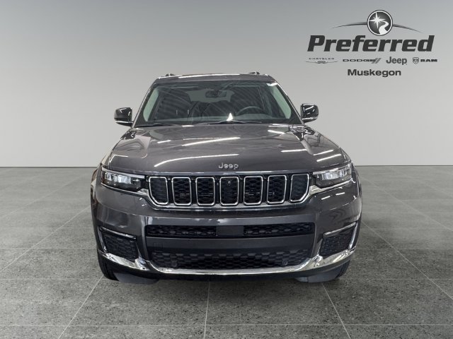 Used 2023 Jeep Grand Cherokee L Limited w/ Luxury Tech Group II AWD/4WD image 11