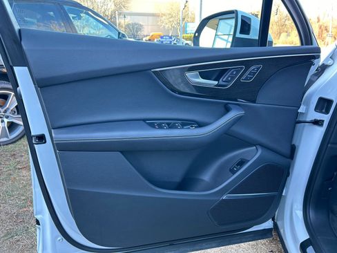 Used 2025 Audi Q7 2.0T Premium Plus w/ Premium Plus Package image 9