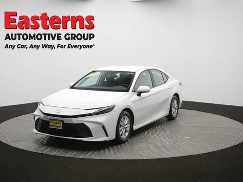 Used 2025 Toyota Camry LE FWD image 58