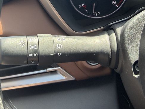 Used 2025 Subaru Outback Touring AWD/4WD image 23