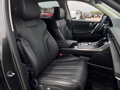 Used 2024 Genesis GV80 2.5T image 25