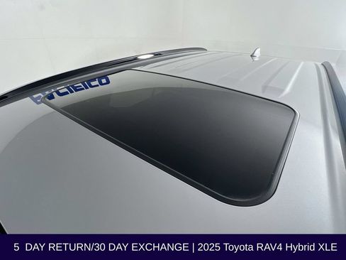 Used 2025 Toyota RAV4 XLE w/ Convenience Package AWD/4WD image 17