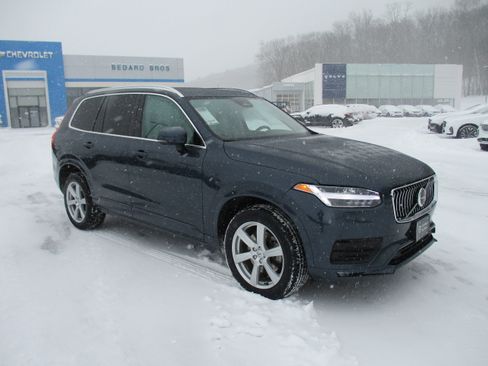 Certified 2023 Volvo XC90 B5 Core w/ Climate Package image 3