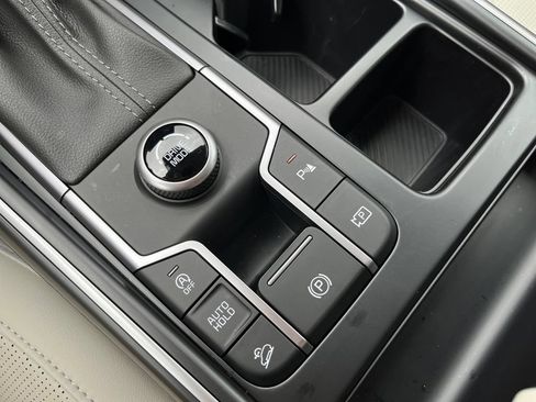 Used 2025 Kia Sorento S w/ Panoramic Sunroof Package FWD image 30