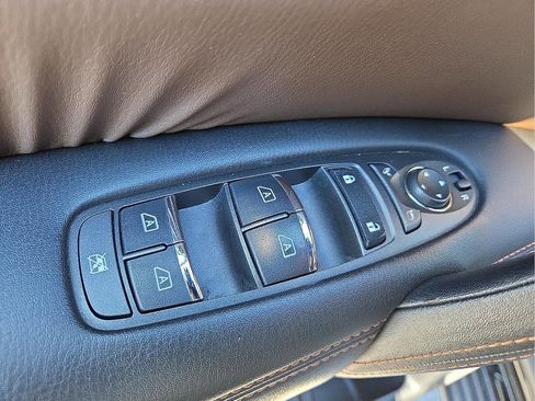 Used 2019 Nissan Armada Platinum w/ Captain's Chairs Package image 16