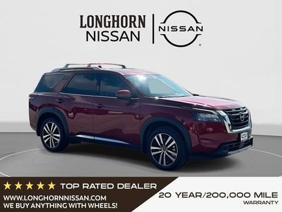New 2025 Nissan Pathfinder Platinum w/ Cargo Package
