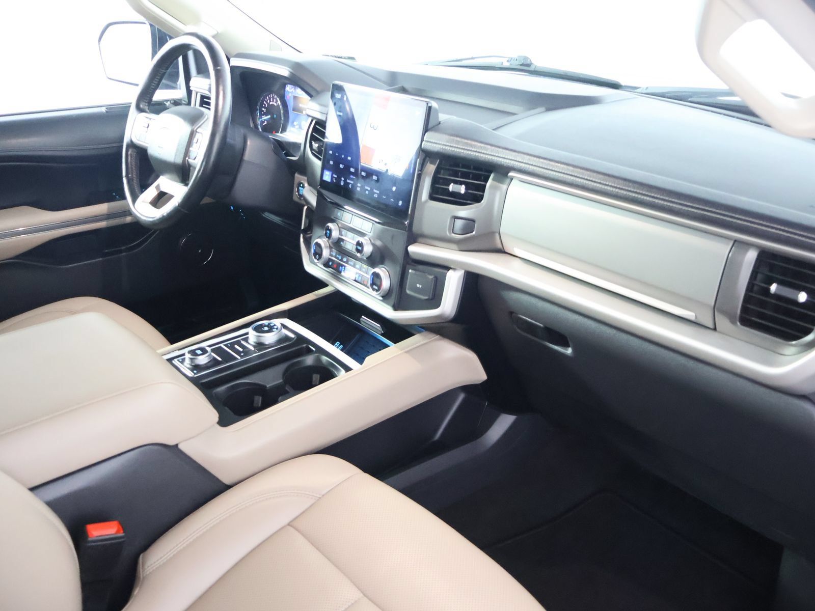 Used 2024 Ford Expedition XLT AWD/4WD image 53