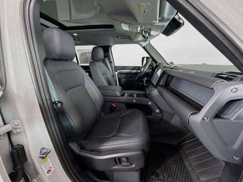 Used 2026 Land Rover Defender 110 S image 28