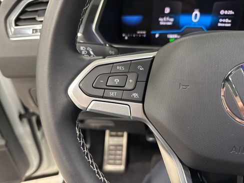 Certified 2023 Volkswagen Tiguan SE R-Line image 13