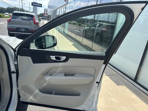 Used 2024 Volvo XC60 B5 Core w/ Climate Package AWD/4WD image 14