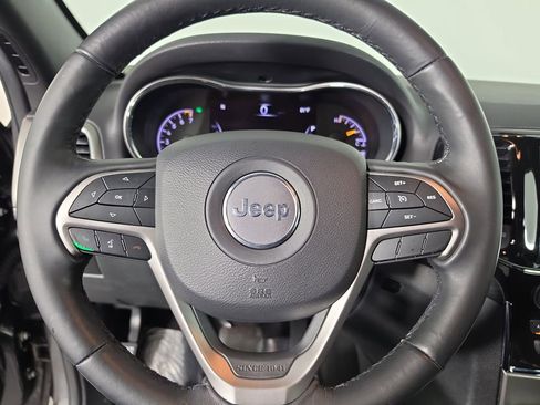 Used 2019 Jeep Grand Cherokee Laredo w/ Laredo X Package AWD/4WD image 14