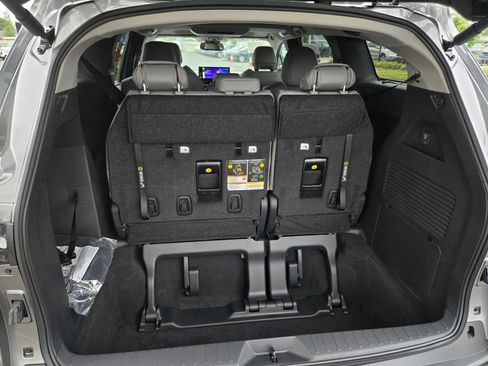 Certified 2026 Toyota Sienna XLE FWD image 25