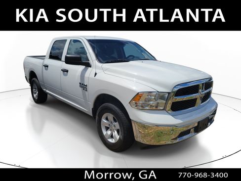 Used 2022 RAM 1500 Classic SLT AWD/4WD image 1