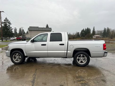 Used 2011 Dodge Dakota Big Horn image 3