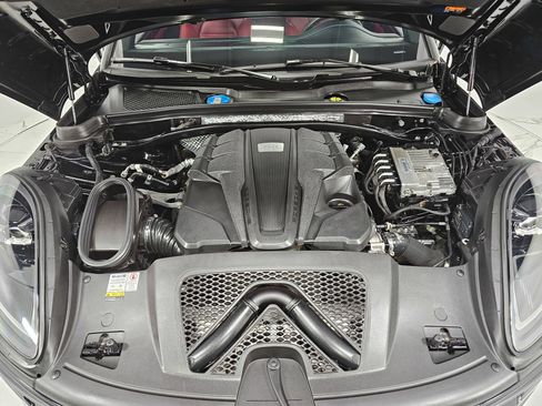 Used 2022 Porsche Macan GTS AWD/4WD image 27