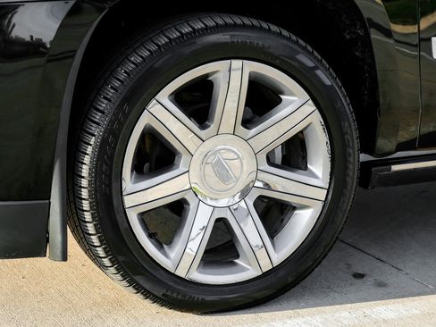 Used 2019 Cadillac Escalade ESV Premium Luxury image 61