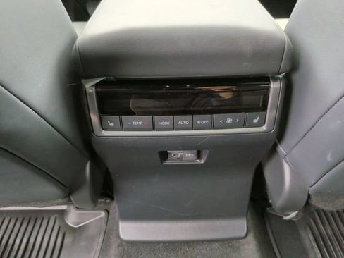 Used 2025 Lexus GX 550 w/ Accessory Package (2T) AWD/4WD image 34