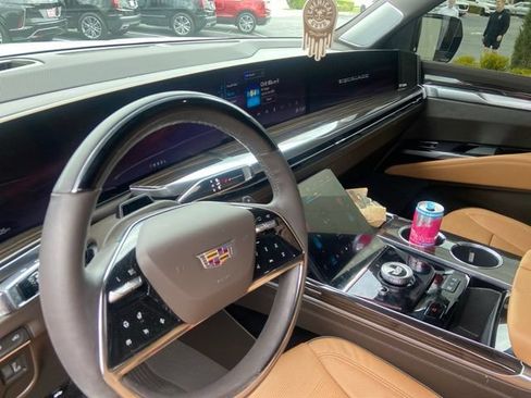 Used 2025 Cadillac Escalade Premium Luxury w/ Touring Package AWD/4WD image 18
