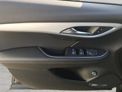 Certified 2025 Buick Envision Avenir image 35