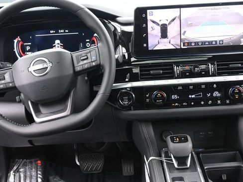 New 2026 Nissan Pathfinder Platinum AWD/4WD image 13