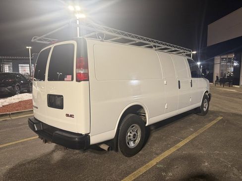 Used 2018 GMC Savana 3500 Extended w/ Driver Convenience Package image 30