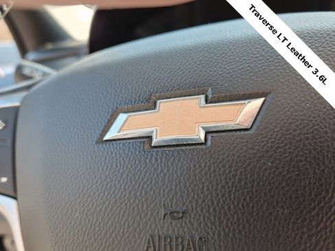 Used 2022 Chevrolet Traverse LT w/ LT Premium Package image 30