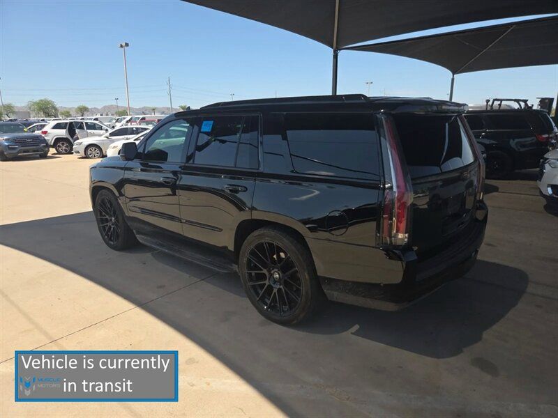 Used 2020 Cadillac Escalade Luxury AWD/4WD image 2