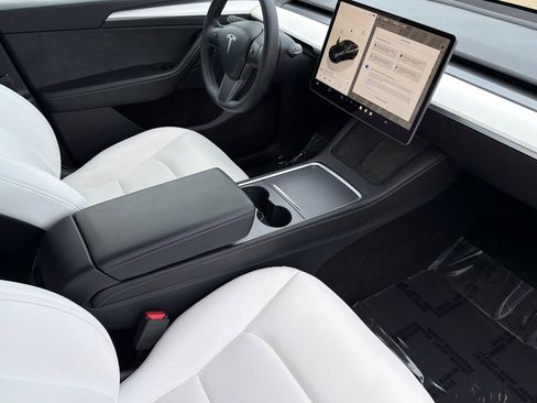 Used 2025 Tesla Model Y Long Range image 15