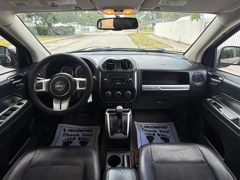 Used 2016 Jeep Compass Latitude FWD image 12